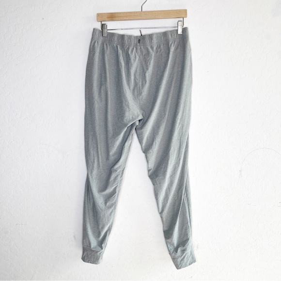 Rhone Reign All Around Midweight Jogger in Light Grey Heather - Picture 3 of 8